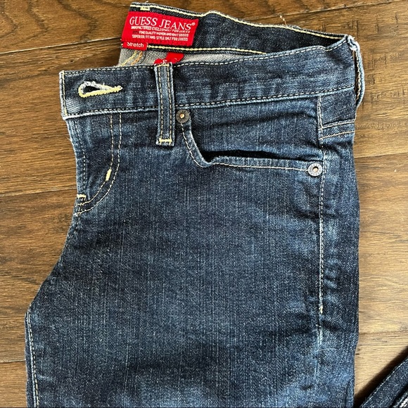 Guess Jeans - Picture 2 of 7